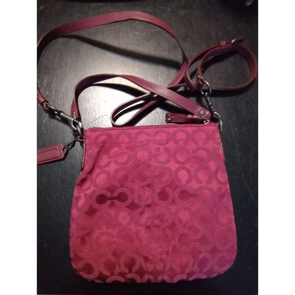 Coach No. G0949-43107 Crossbody Bag Brooke Pleated Maroon Red - Picture 1 of 7